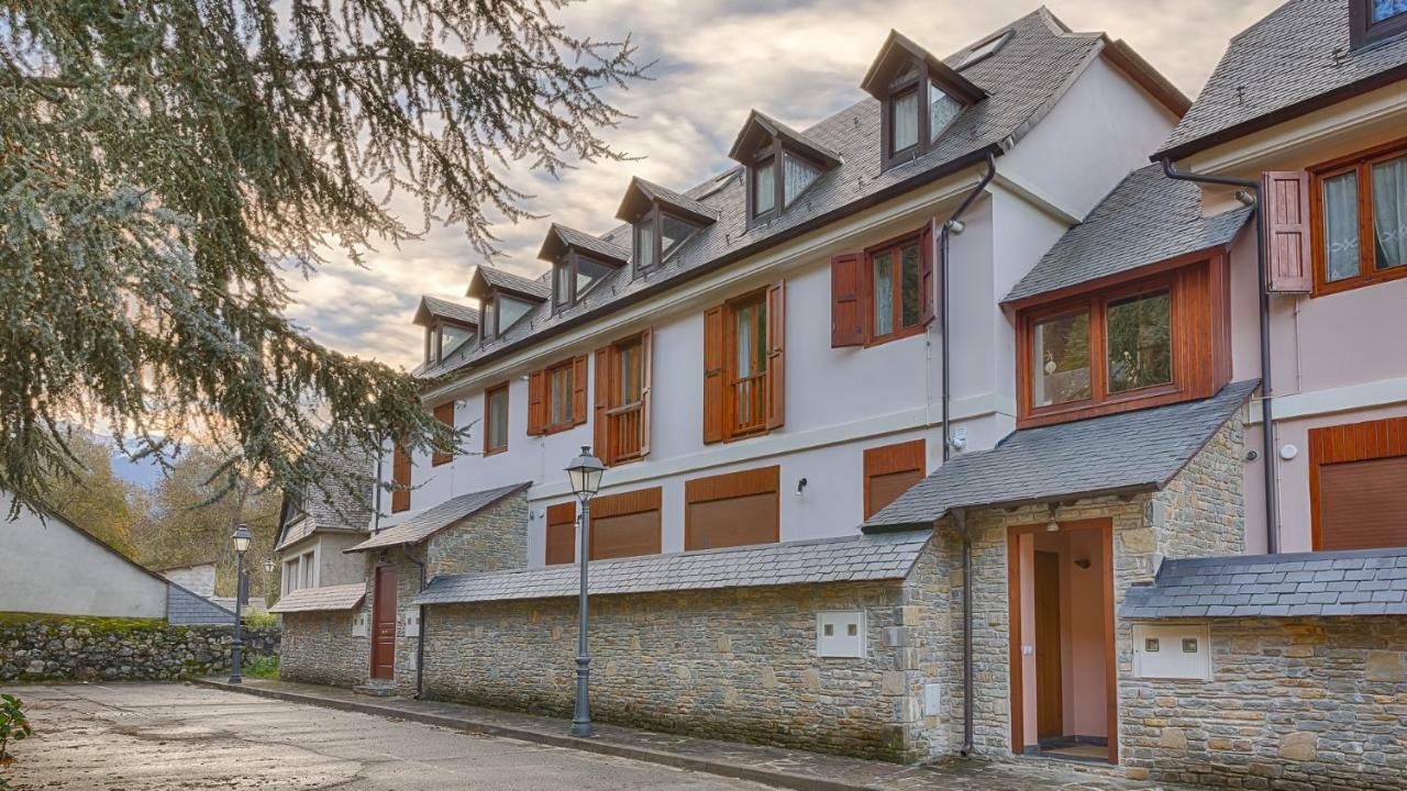 莱斯Saplan Real Estate Montlude公寓 外观 照片